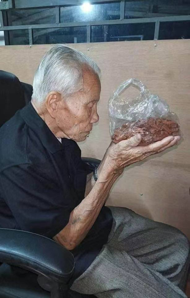 明康灣 金蒼蠅 金虎神 #眾人焦點 #巨星必備 #流量密碼